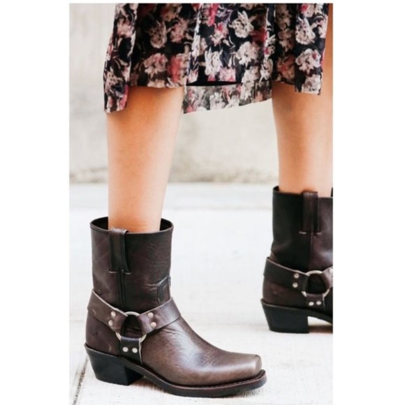 Frye Harness Brown Leather 8R Booties - Size 6 - Picture 2 of 10